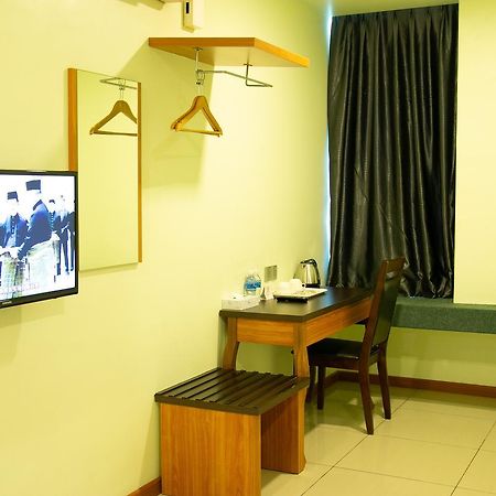 Prince33 Hotel Джохор-Бару Экстерьер фото