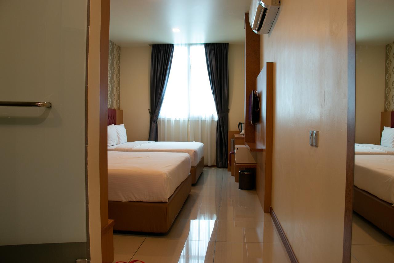 Prince33 Hotel Джохор-Бару Экстерьер фото