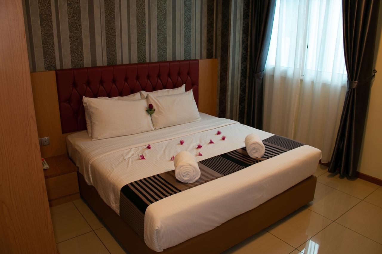 Prince33 Hotel Джохор-Бару Экстерьер фото