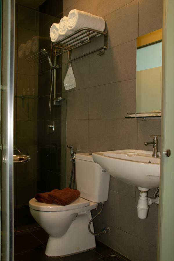 Prince33 Hotel Джохор-Бару Экстерьер фото